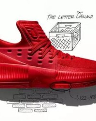  篮球鞋科技革新，新款战靴助力球员弹跳