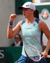  斯维亚泰克连胜纪录延续，罗兰加洛斯展风采