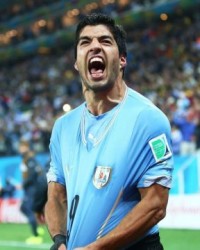  苏亚雷斯伤愈复出首战，乌拉圭锋霸锋芒再现