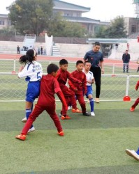  公益足球走进山区，体育精神传递温暖力量