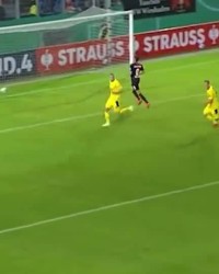  哈兰德帽子戏法助球队晋级决赛