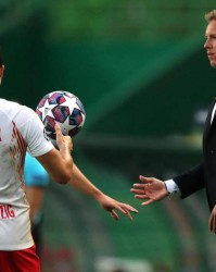  莱巴金娜发球上网战术制霸赛场