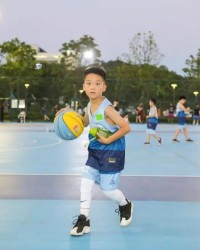  篮球训练营培育未来希望之星
