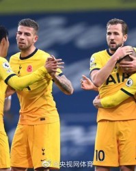  利物浦绝杀热刺登顶积分榜首