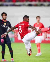  守擂冠军遭遇强力挑战，卫冕之路困难重重  