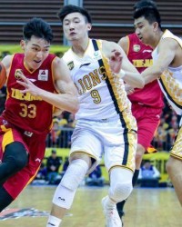  广州龙狮防守反击，爆冷击败浙江广厦队