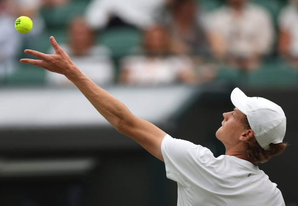  辛纳发球火力全开，蒙特利尔站斩获生涯首冠