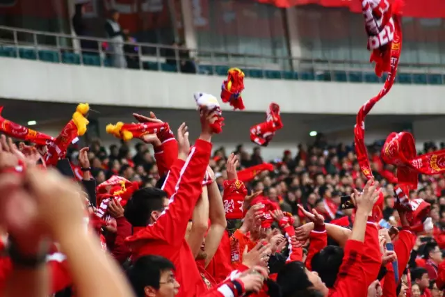  上海大师杯门票秒罄，球迷热情点燃申城金秋夜晚  