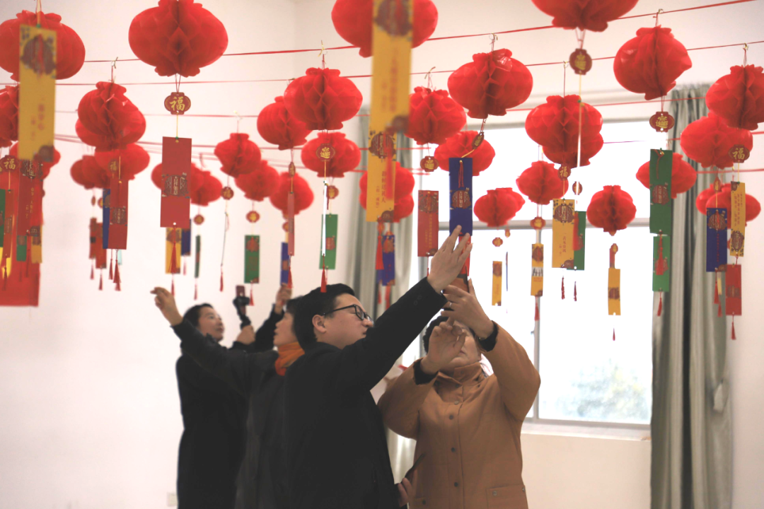  跨国友谊赛精彩纷呈，文化交流架起桥梁  