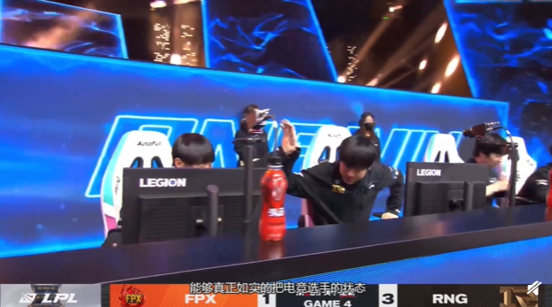  电竞传奇选手复出首战，强势碾压对手晋级  