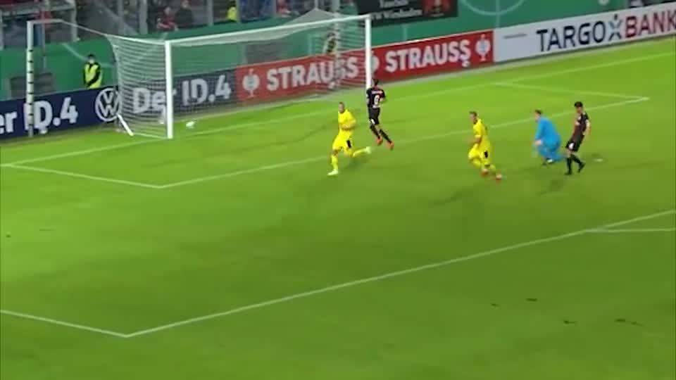  哈兰德帽子戏法助球队晋级决赛